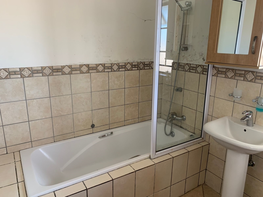 2 Bedroom Property for Sale in Hillside Free State